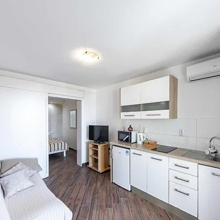 Apartman Noa - One Bedroom With Terrace And Sea View *