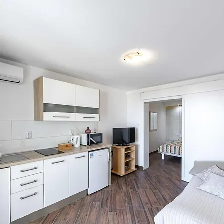 Apartman Noa - One Bedroom With Terrace And Sea View *